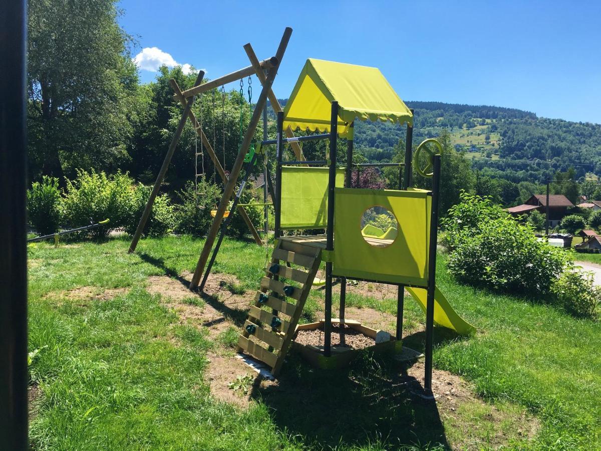 Studio A Le Menil Avec Magnifique Vue Sur La Montagne Jardin Amenage Et Wifi A 4 Km De La Plage 아파트 외부 사진